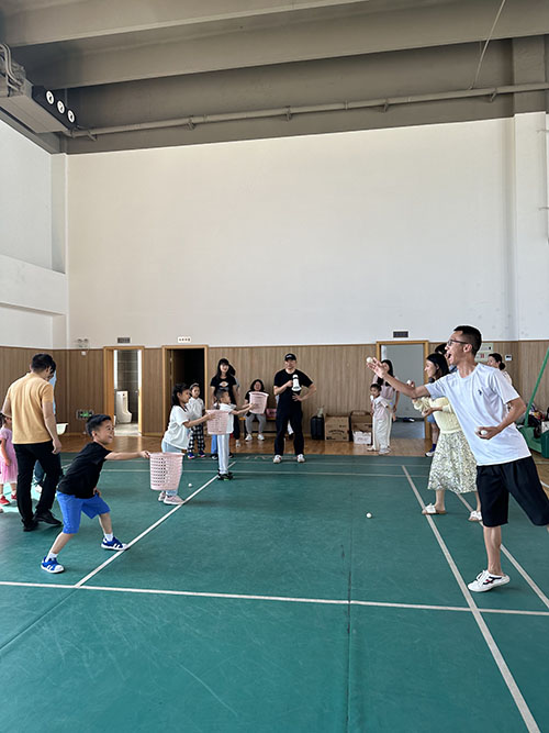 拋接樂.jpg 童心筑夢 回歸純真 | 創(chuàng)力集團(tuán)開展“六一”親子活動(圖5)