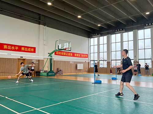 微信圖片_20230710115648.jpg 上海創(chuàng)力集團(tuán)成功舉辦2023年重固鎮(zhèn)職工羽毛球比賽(圖3)