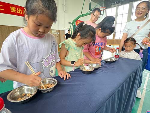 微信圖片_20240526113403.jpg “繽紛童年 快樂(lè)六一”上海創(chuàng)力集團(tuán)舉辦親子活動(dòng)(圖3)